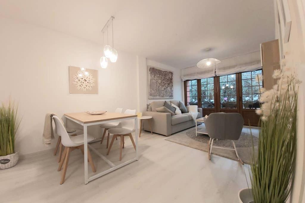 Apartament Nuevo-Casco Historico-Parking Gratuito. Oviedo Zewnętrze zdjęcie